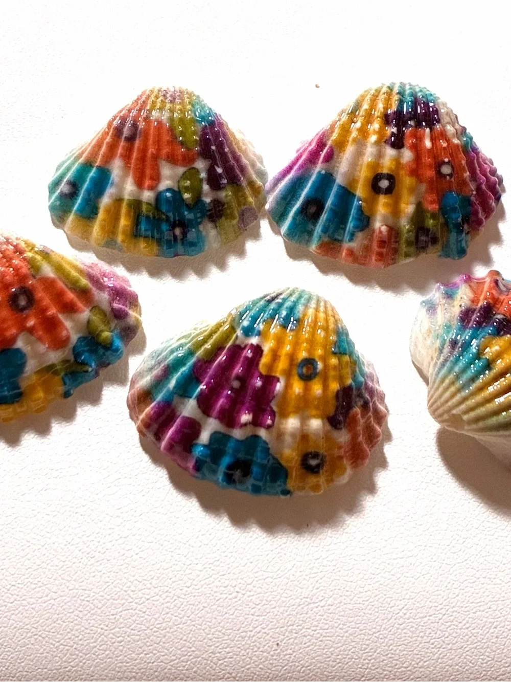 Hand-Painted Multicolor Shell charm  pendants - Women Jewelry